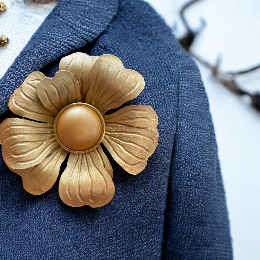 Mid Century Gold Tone Brooch - Camden Layne